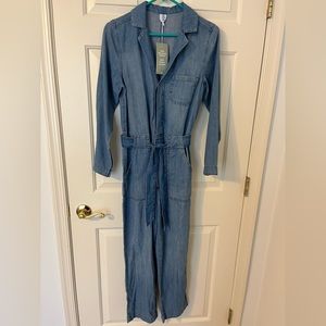 H&M Long sleeve, Jean jumpsuit with belt. Size XS